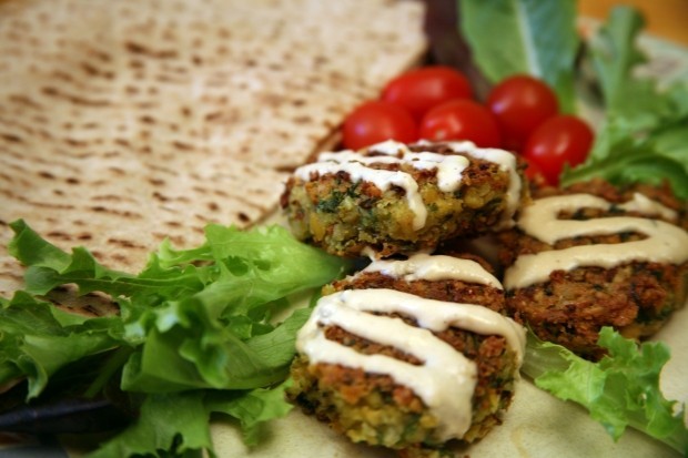 Mediterranean Diet Recipes: Falafel with Tahini Sauce