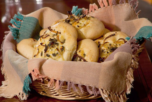 Mediterranean Diet Recipes: Onion and Sage Focaccia Rolls Thanksgiving Recipe