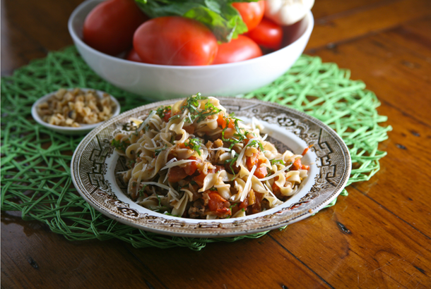 Mediterranean Diet Recipes: Egg Noodles with Basil and Walnuts