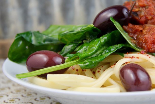 Spaghetti with Greek Olives (Island of Crete)