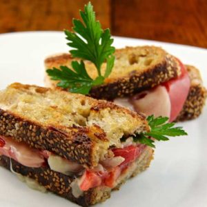 Mediterranean Diet Recipes: Grilled Provolone and Tomato Grilled in Olive Oil