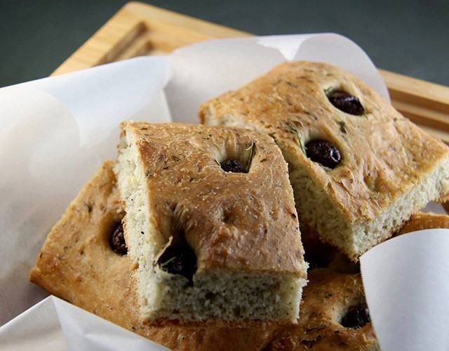 Mediterranean Diet Recipes: Focaccia with Olives and Rosemary