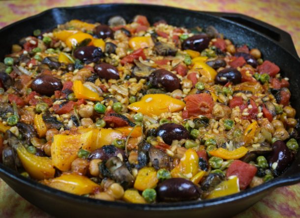 Kalamata and Chickpea Paella (Paella de verduras-mediterranean Vegan)