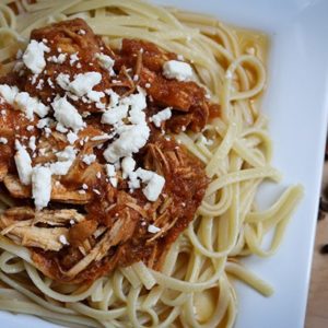 greek slow cooker pasta sauce with chicken (greek kokkinisto)