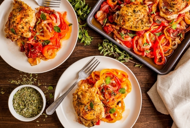 Coxas de frango com pimentão e cebolas