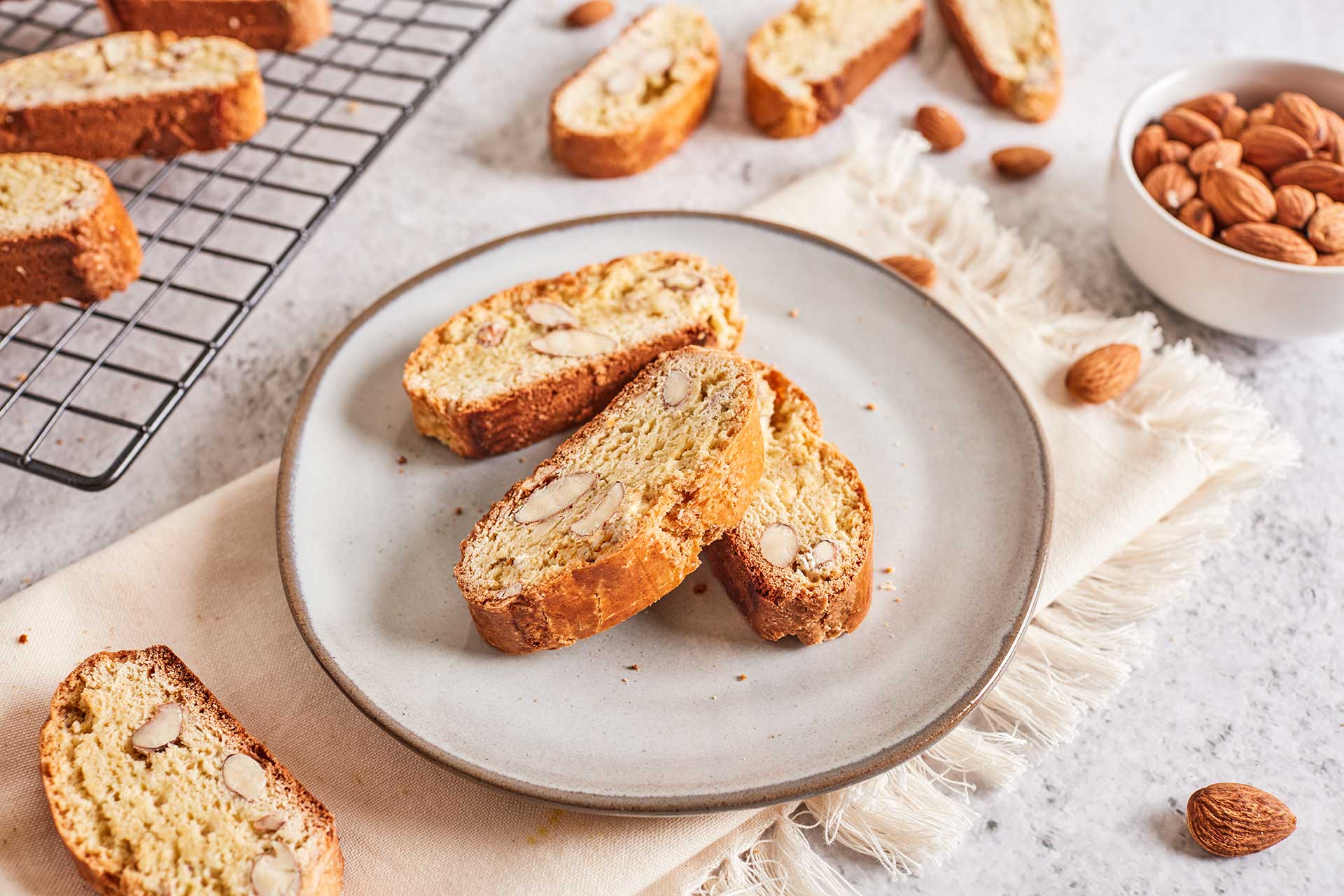 Traditional Italian Biscotti (Cantucci Toscani)