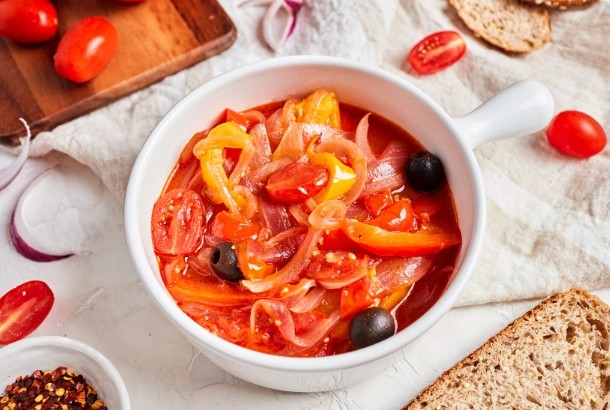 Italian Peperonata (Sweet Bell Peppers with Tomatoes and Olives)
