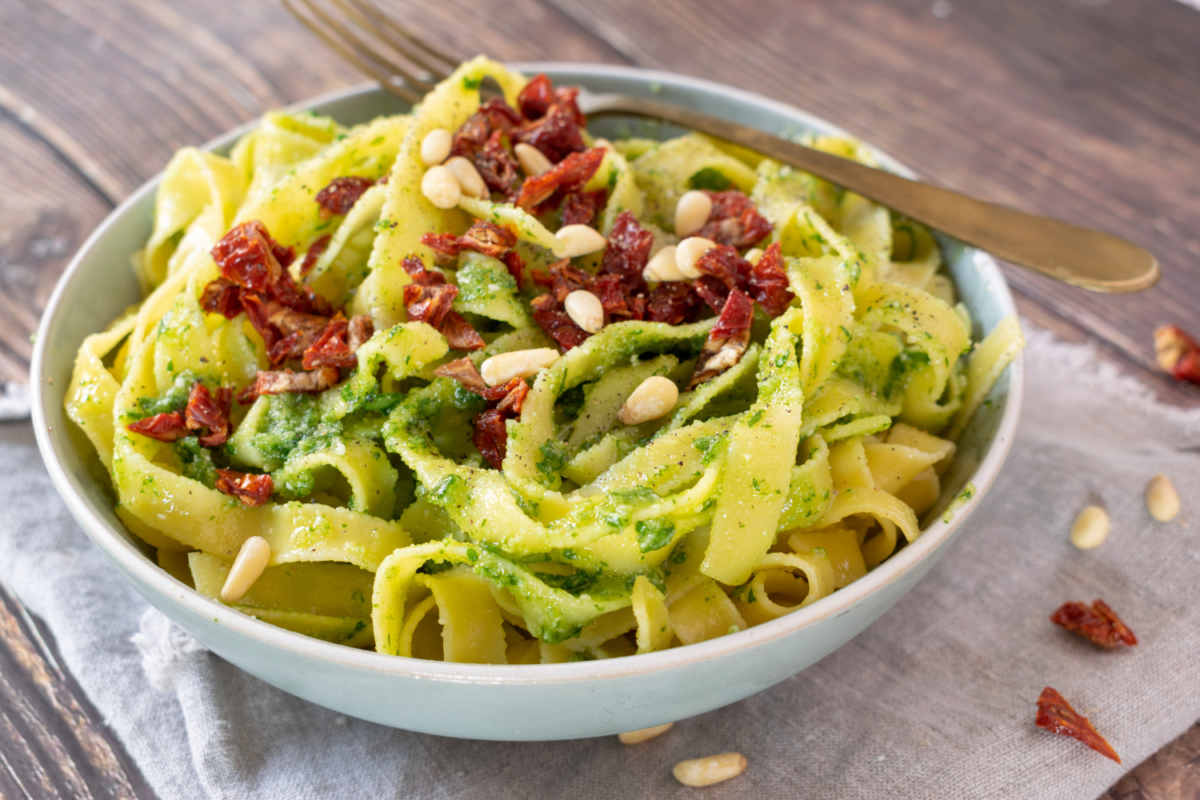 Arugula Pesto With Tagliatelle and Sundried Tomatoes Article