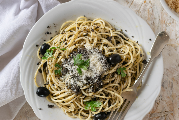 Black-Olive-Tapenade-With-Pasta-610-×-410-px.
